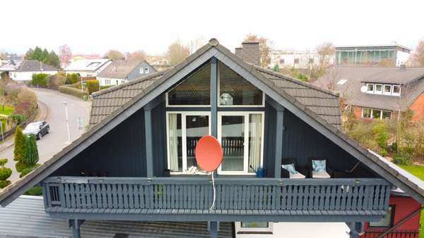 großer Balkon, 1.OG