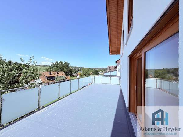 sonnige Terrasse, Bild 1