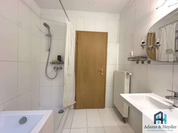 Badezimmer 2, Bild 2, EG