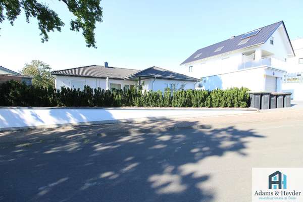 Straßenansicht
