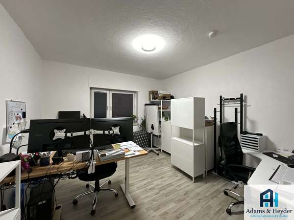 Büro EG