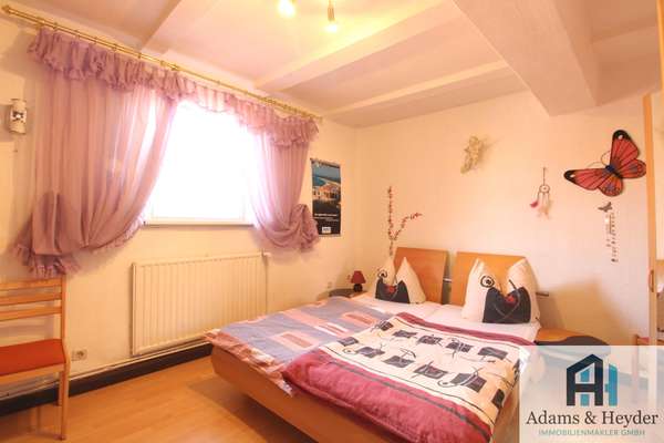 Schlafzimmer 3