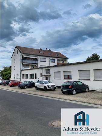 Haus Frontansicht Seitengebäude
