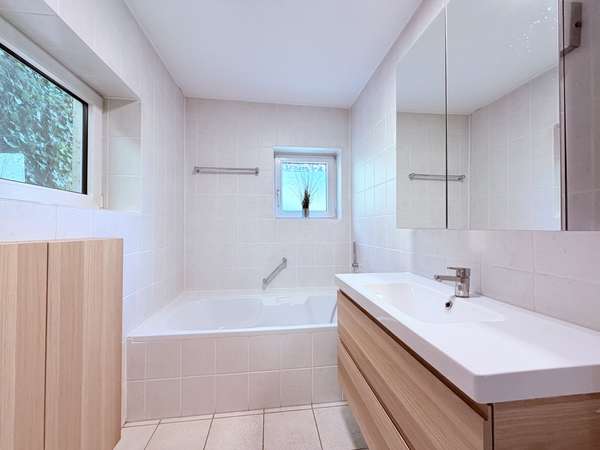 Badezimmer EG, Bild 2