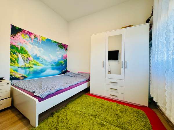 EG links Schlafzimmer