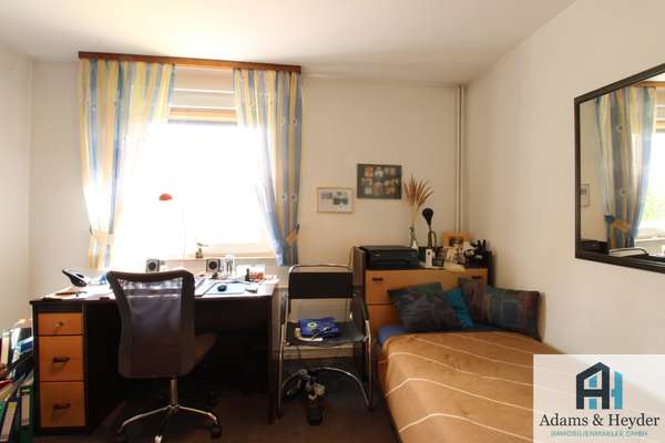 Büro EG