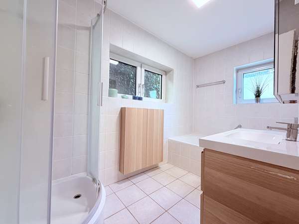 Badezimmer, EG, Bild 1