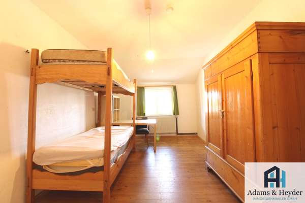 Schlafzimmer DG