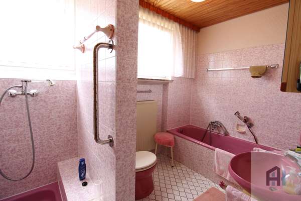Badezimmer EG