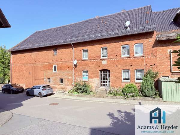 PREISREDUZIERUNG!  Wohnhaus mit großer Scheune & Möglichkeit von 5.000qm Weideland in Balhorn