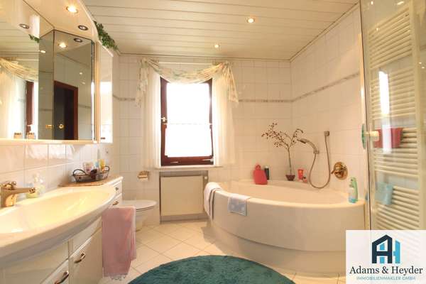 Badezimmer 1.OG
