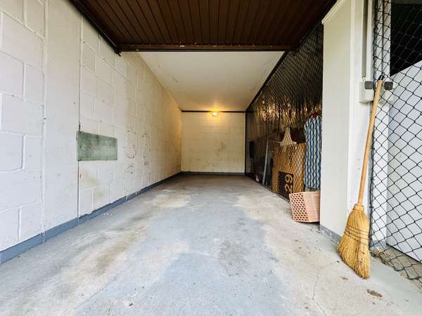 große Garage