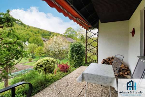 Terrasse vor Wohnzimmer