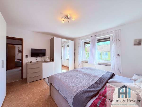 Schlafzimmer 2, Bild 2, 1.OG