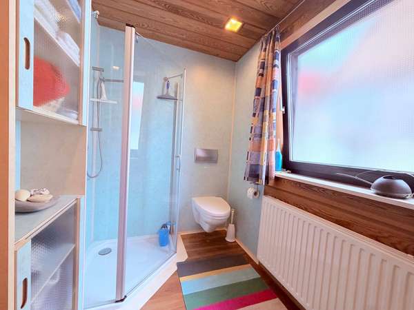 Badezimmer, EG, Bild 1