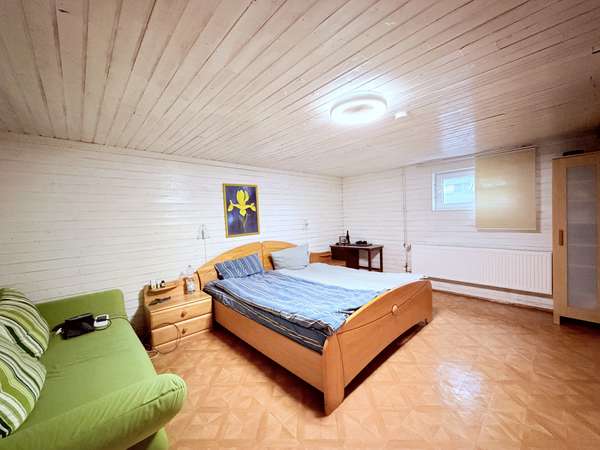 Schlafzimmer, UG