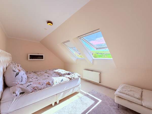 Schlafzimmer 1, OG