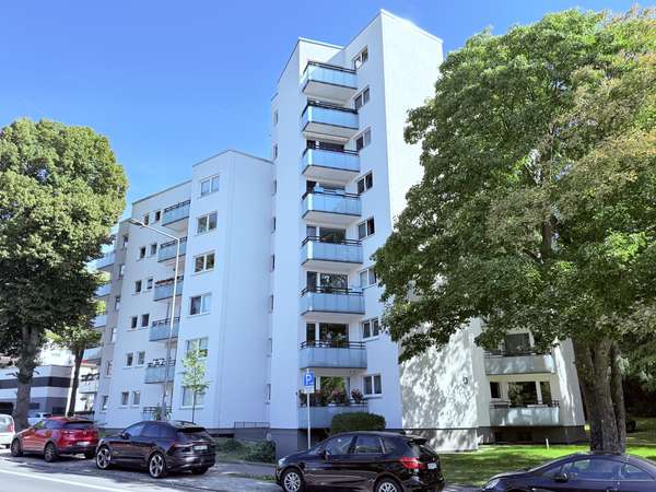 ***reserviert*** Schöne 2-3 Zimmer Wohnung mit sonnigem Balkon & Herkulesblick