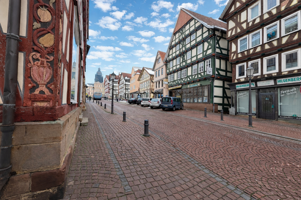 Fußgängerzone (circa 100 m entfernt)