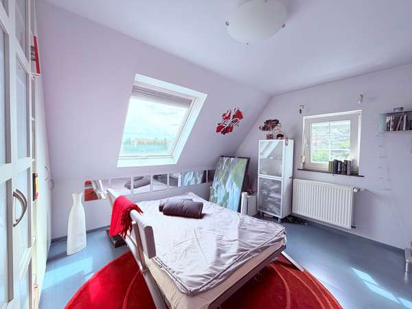 Schlafzimmer 2, DG