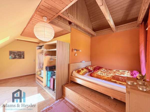 Schlafzimmer 2, OG, Bild 1