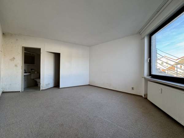 EG Appartment Wohn Schlafzimmer