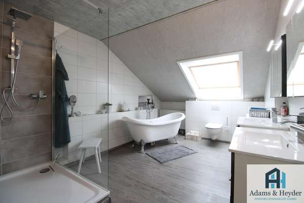 Badezimmer, Bild 1