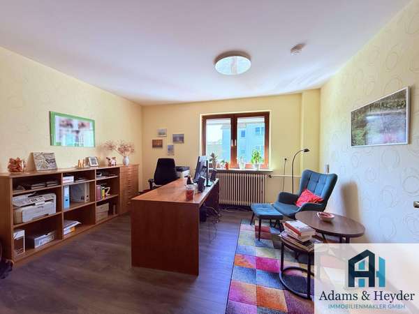 Büro EG