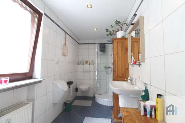 Haus 1: Badezimmer Mietwohnung, 1.OG
