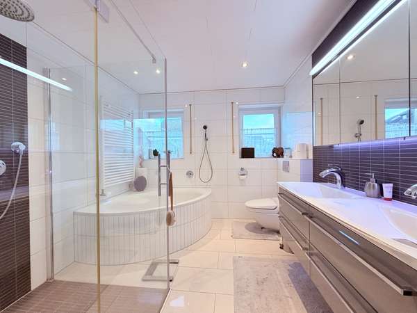 Badezimmer EG