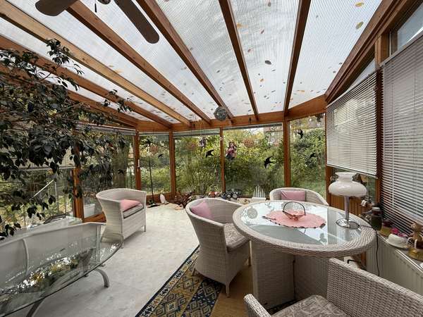 Wintergarten Hinterhaus Bild 1