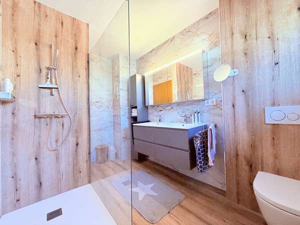 Badezimmer, 1.OG, Bild 2