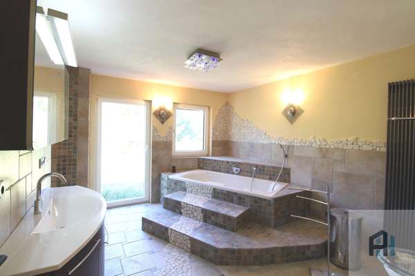 Badezimmer EG, Bild 2