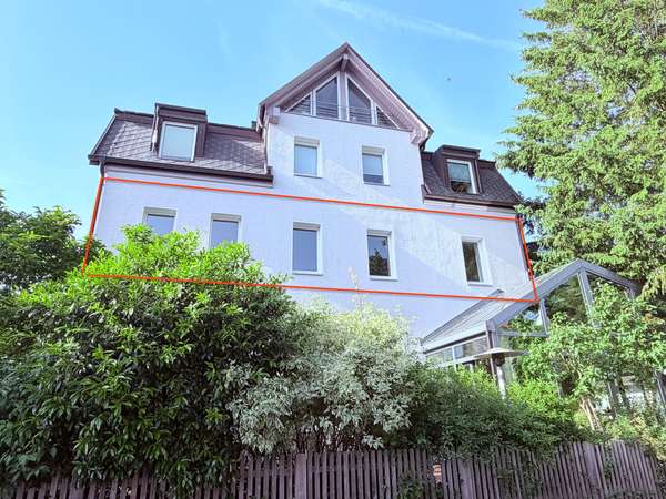 Komplett modernisierte, helle & ruhig gelegene 4-Zi-Altbauwohnung