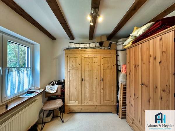 Garderobe EG