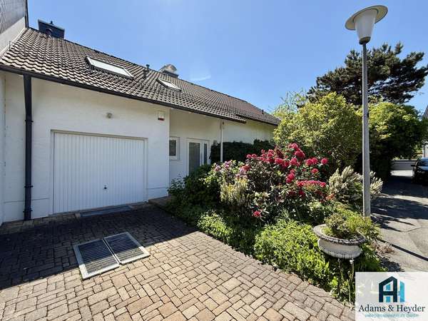 Garage & Vorgarten