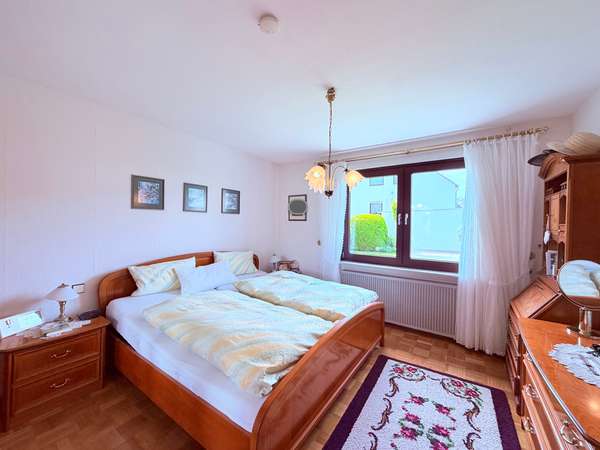 Schlafzimmer 1