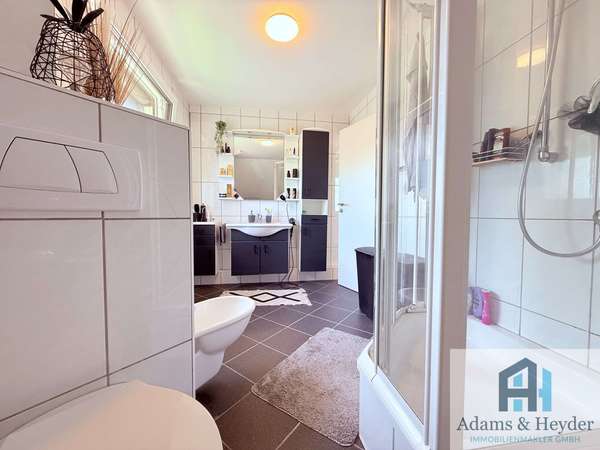 Badezimmer DG, Bild 1