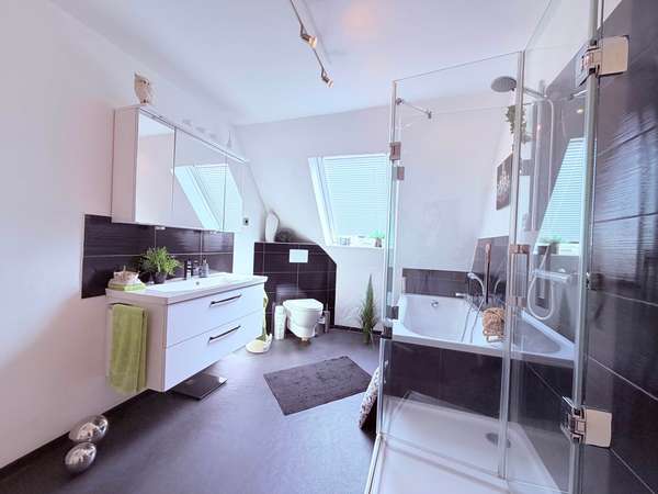 Badezimmer 1.OG, Bild 1