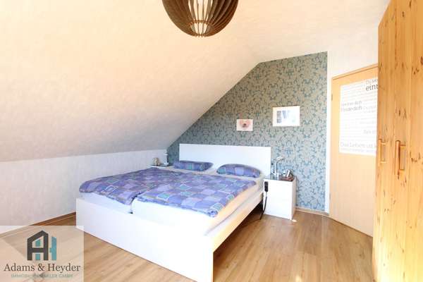Schlafzimmer Bild 1