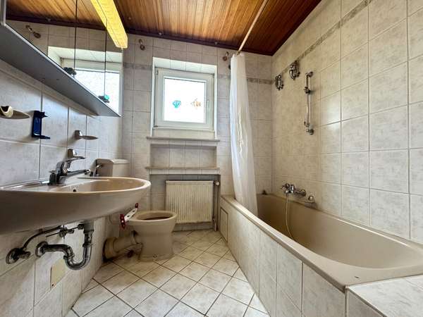 Badezimmer EG