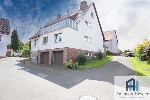 Hausansicht von Straße