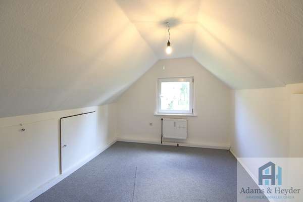 Schlafzimmer 2, OG
