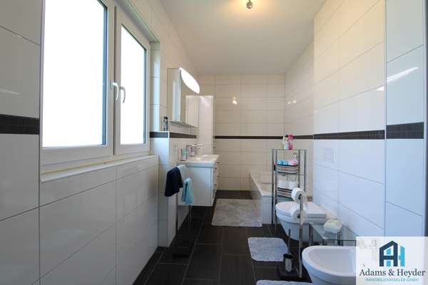 Hauptbad Bild 2
