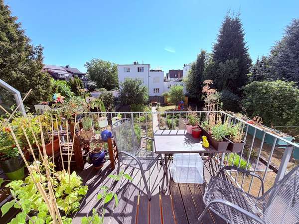 1.OG: Balkon vor Küche
