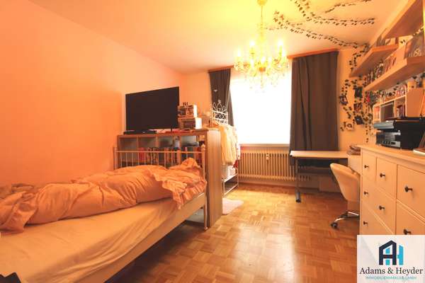 Schlafzimmer 1