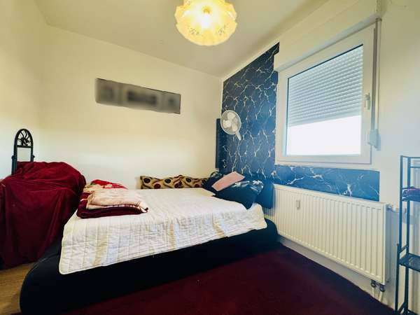 EG rechts Schlafzimmer 1