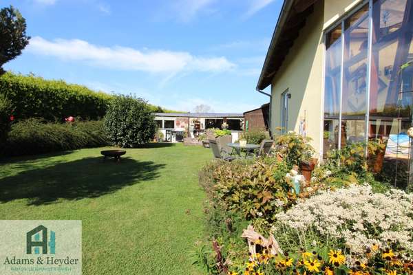 Garten seitlich Esszimmer