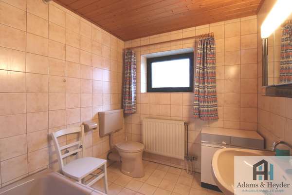 Bad Einliegerwohnung UG