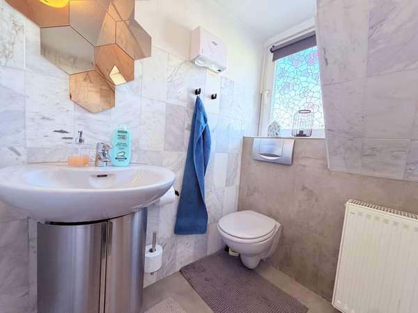 Badezimmer, OG, Bild 1